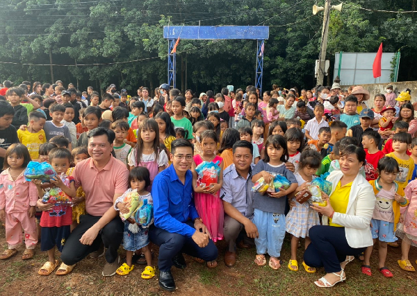 Tết thiếu nhi ấm áp tình yêu thương